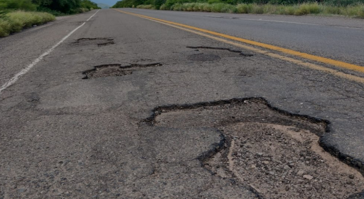 ciudadanos denuncian mal estado en la Carretera Navojoa-Álamos