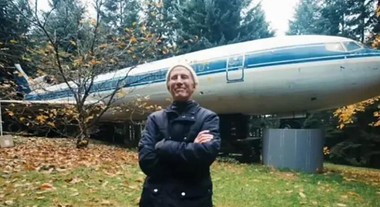 Compró un Boeing 727 … y lo transformó en su casa