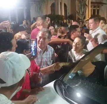 Claudia Sheinbaum arriba a Navojoa y encabeza asamblea