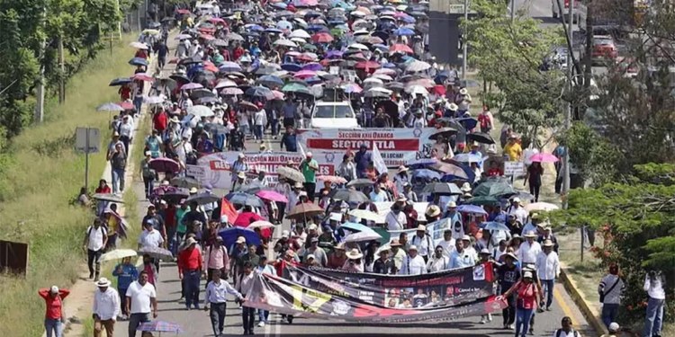 Por marcha de la CNTE casi un millón de alumnos se quedarán este lunes sin clases