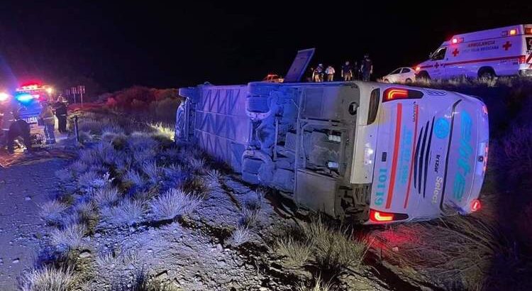 Vuelca camión de pasajeros en el tramo Altar-Santa Ana en Sonora