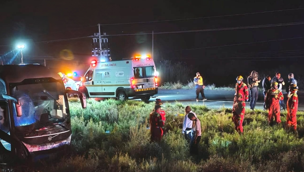 Choque de autobús deja 13 heridos en carretera de Navojoa