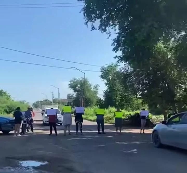 Ciudadanos se manifiestan en contra de la CFE en Navojoa