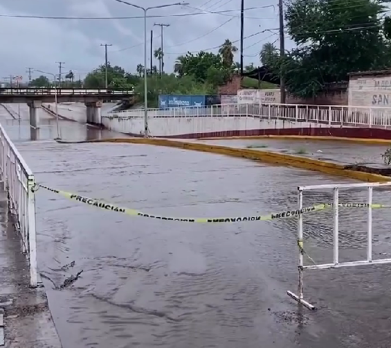 Clausuran el paso a desnivel de Navojoa por el huracán “Polo”